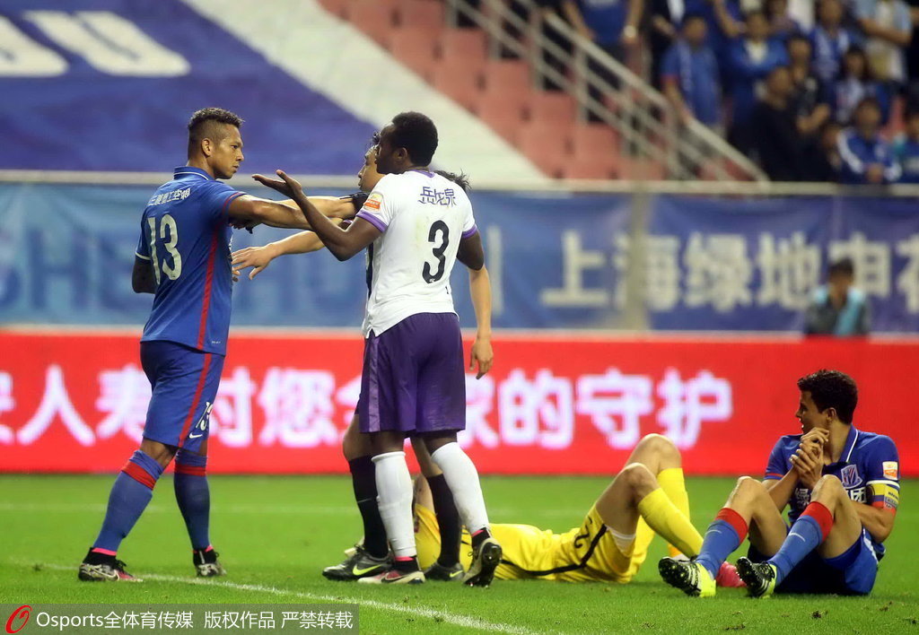  马赛德比战火药味十足，双方球员险冲突  